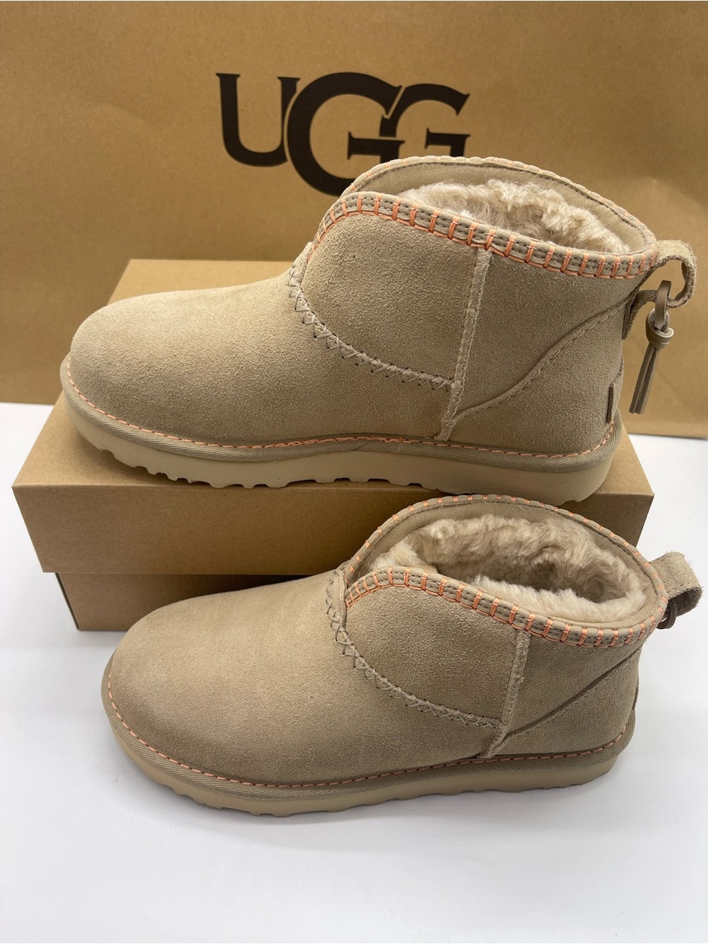 UGG
W / 1178830
W CLASSIC ULTRA MINI ELARIA
MDSD - Mustard Seed - Picture 2 of 16